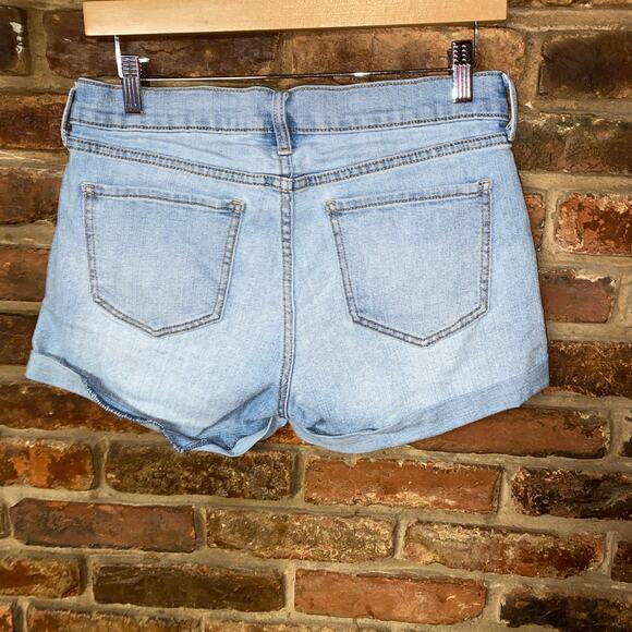 Old Navy Light Wash Blue Denim Cuffed Jeans Shorts Women's Size 4 - Picture 3 of 5